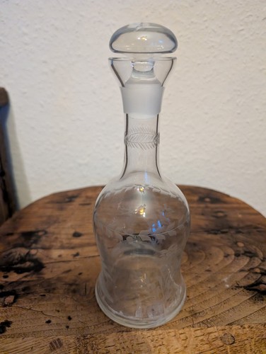 Antike karaffe mit glasstopfen - antike,