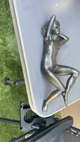 Bronzefigur frauenakt liegend - bronzefigur,