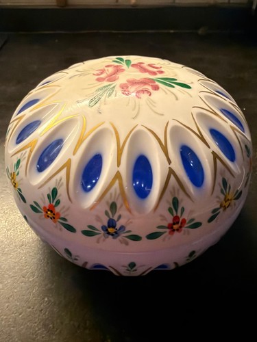 Alte opalglas deckeldose - alte,